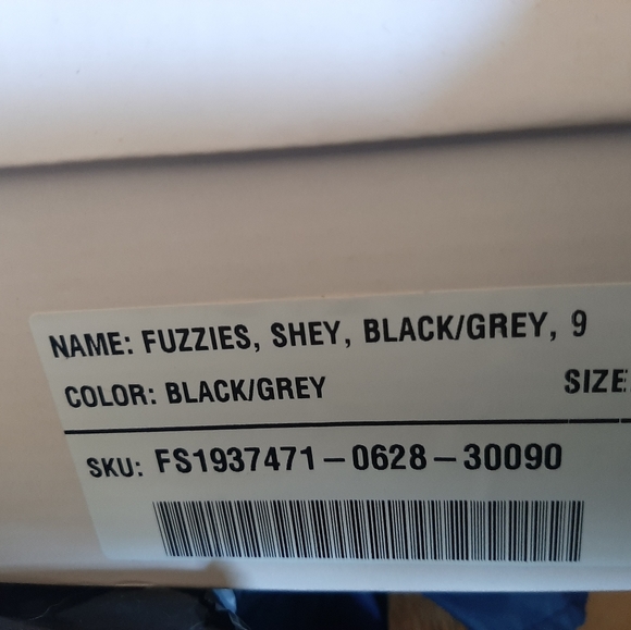 Uggs styled fuzzy boot - Picture 2 of 4